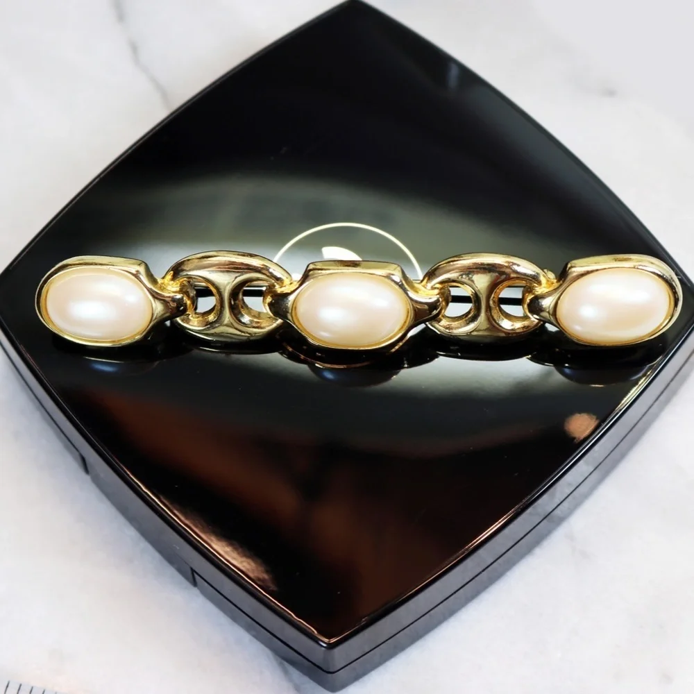 ⚜️PAOLO GUCCI Simulated Pearl Gold Tone Brooch ✨